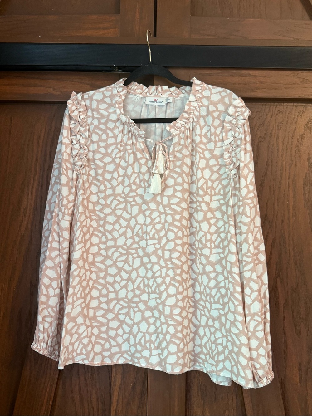 Vineyard‎ Vines NWOT XL Blush Animal Print Tassel Tie Neck Blouse Ruffle Preppy
